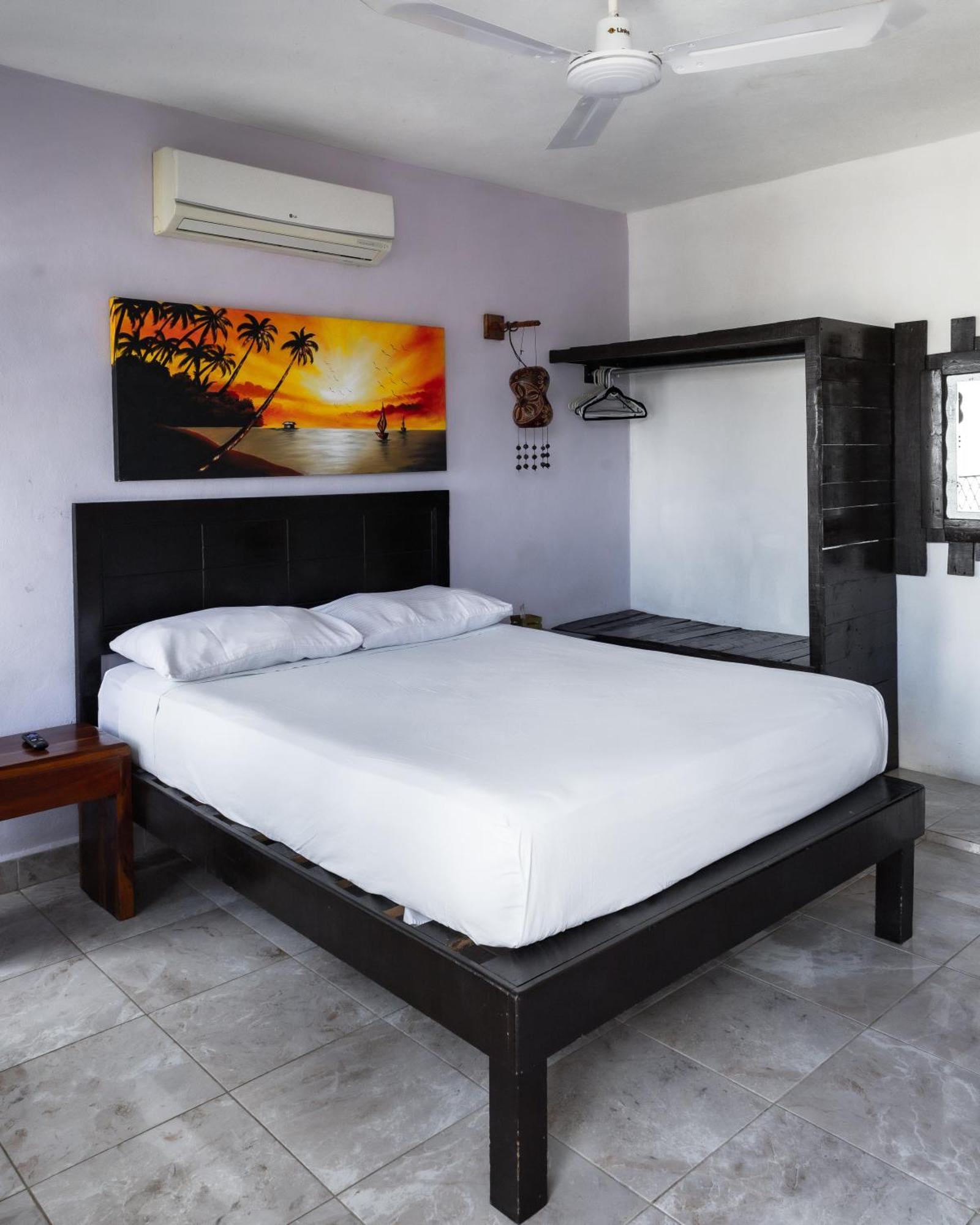 Hostal Tunich Naj & Hotel Valladolid  Exteriör bild