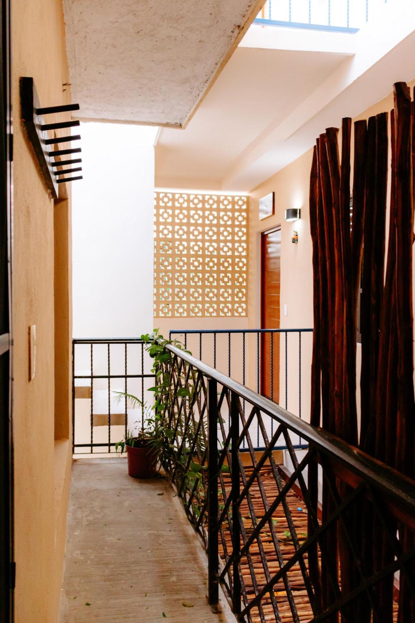 Hostal Tunich Naj & Hotel Valladolid  Exteriör bild