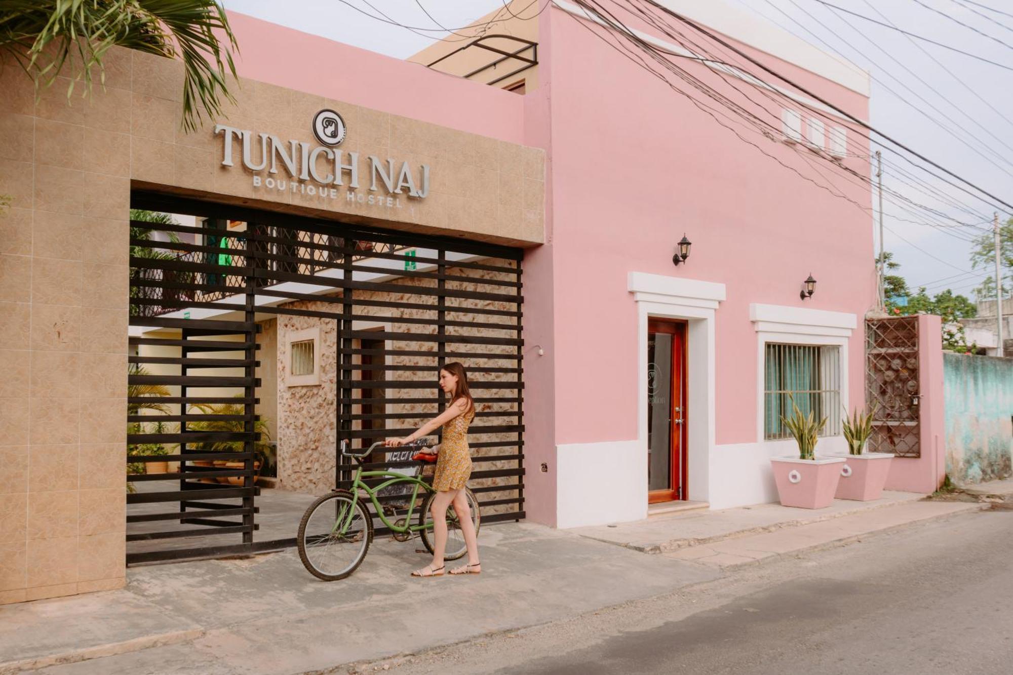 Hostal Tunich Naj & Hotel Valladolid  Exteriör bild